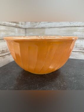 Vintage Anchor Hocking Fire King SWIRL Peach Lustre mixing bowl
